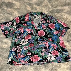 Wild Fable - Button Down Tropical Style Shirt, only worn once - Size: Medium